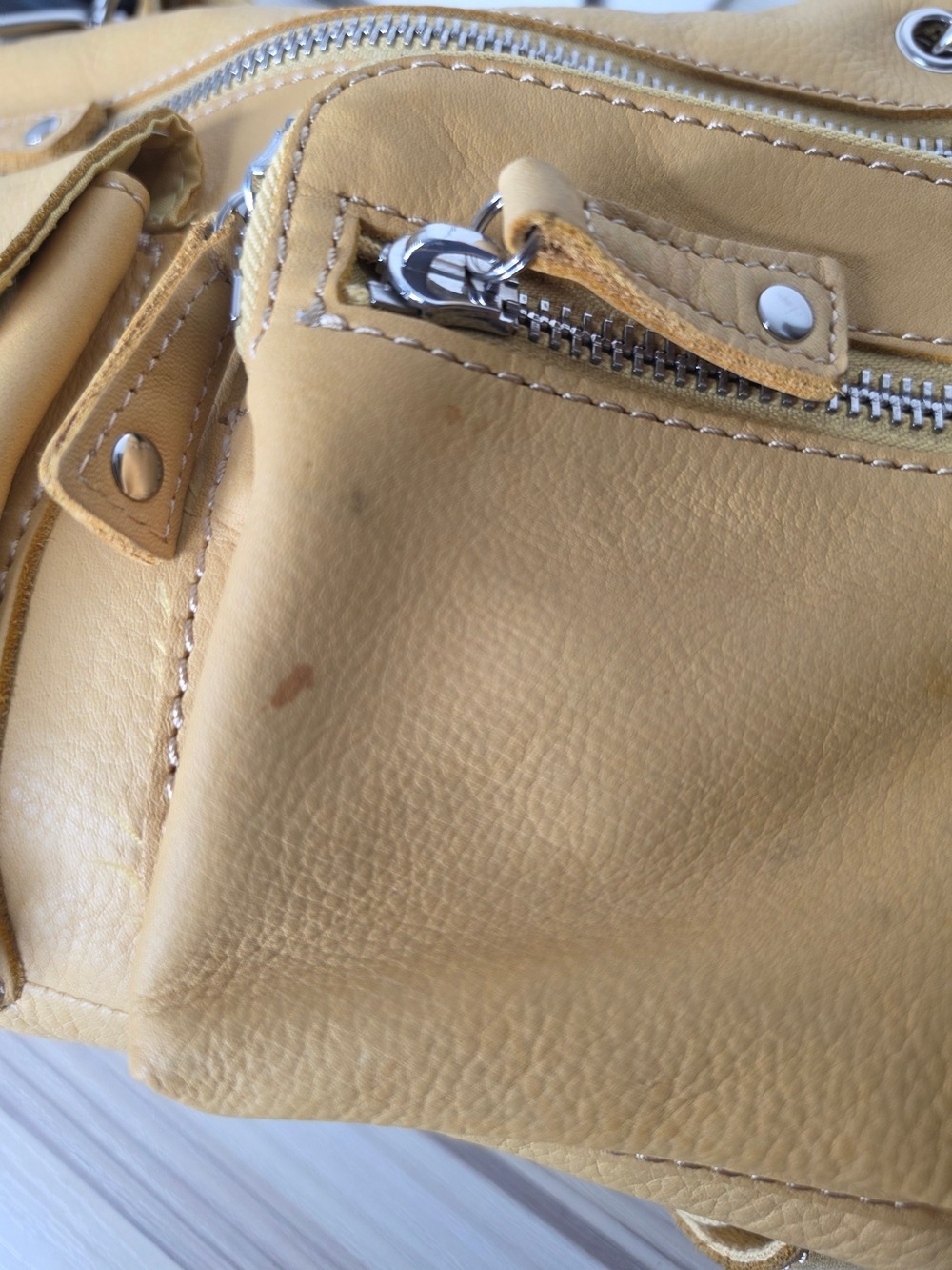 Fossil Yellow Leather Multi-Pocket Adjustable Crossbody Bag - Picture 8 of 8